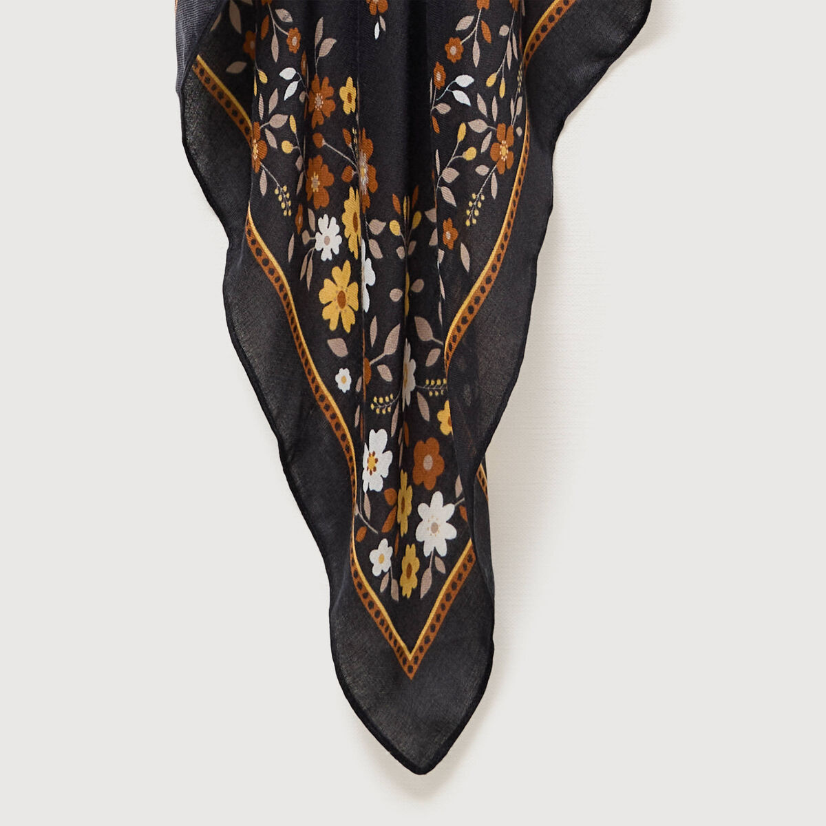 Foulard noir femme