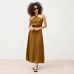 Robe satin&eacute;e col montant sans manches vert olive femme
