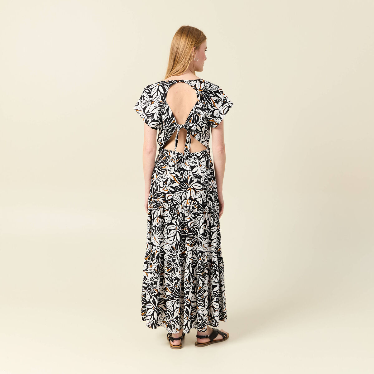 Robe longue évasée dos ouvert noir femme
