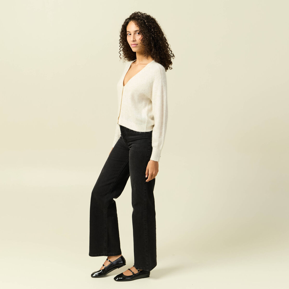 Gilet ajour&eacute; col V manches longues creme femme