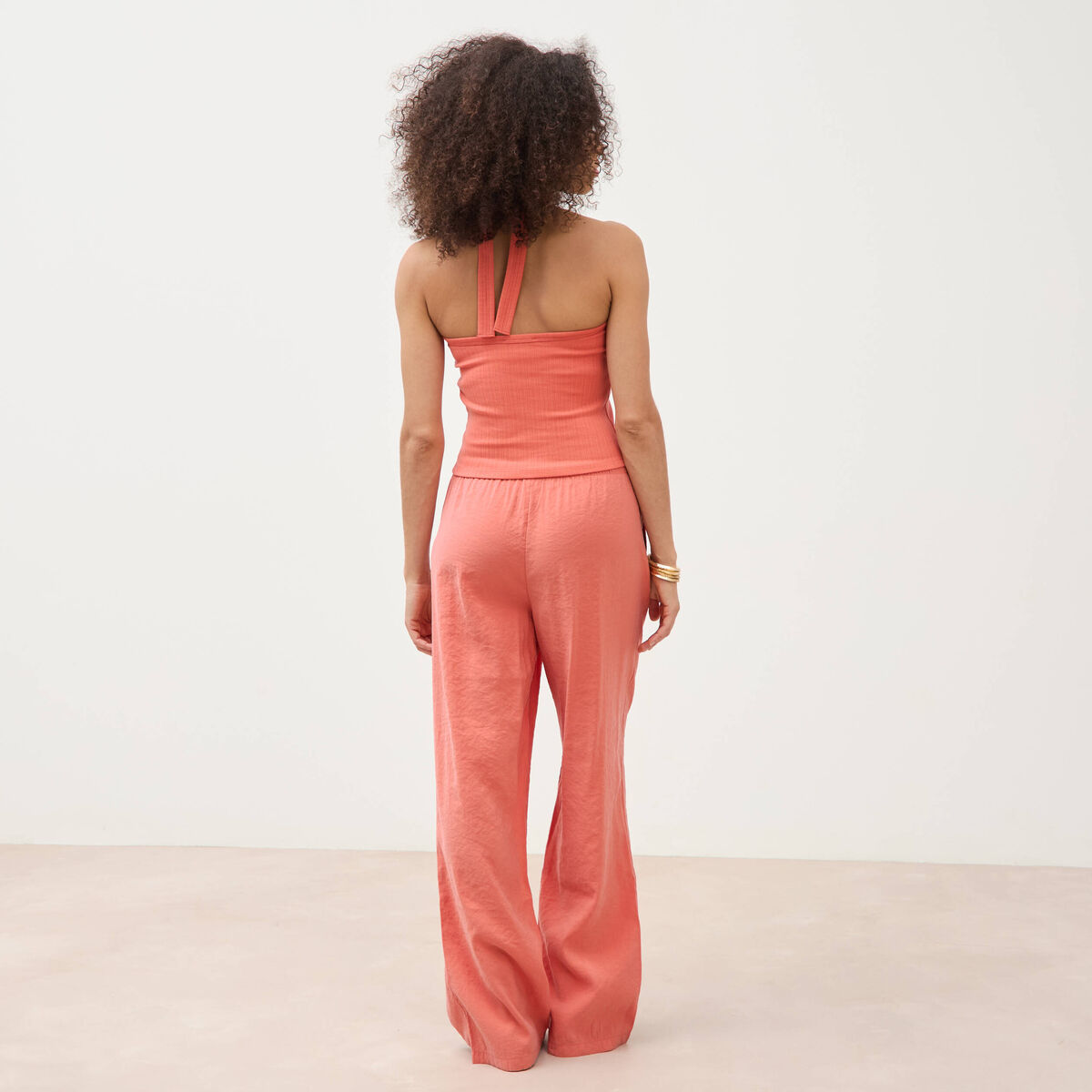 D&eacute;bardeur cropped d&eacute;collet&eacute; doubl&eacute; rouge fonc&eacute; femme