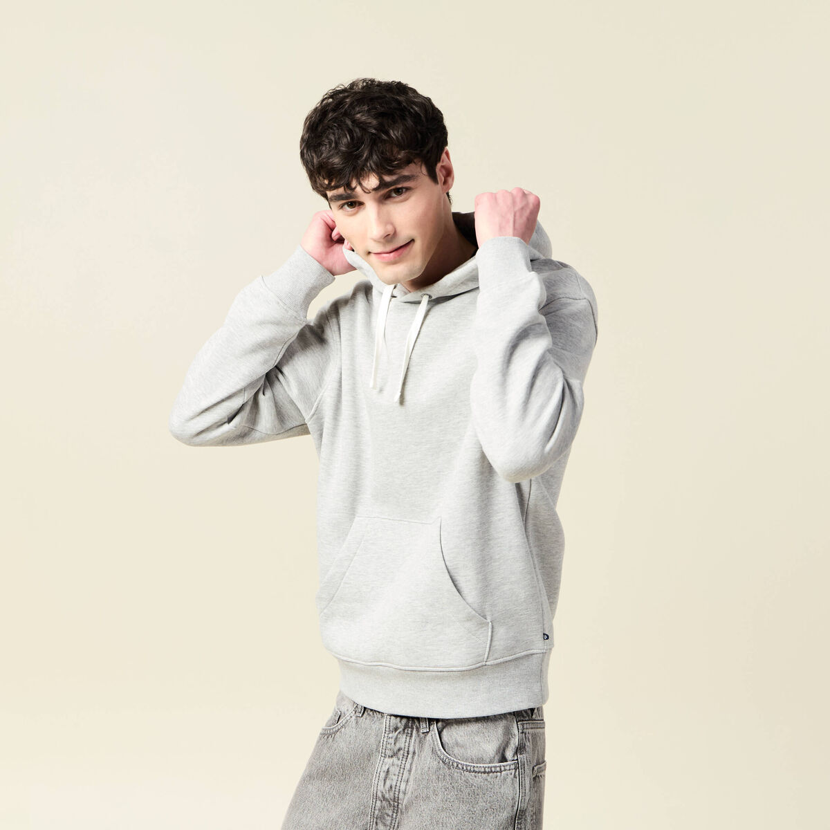 Sweat &agrave; capuche gris homme