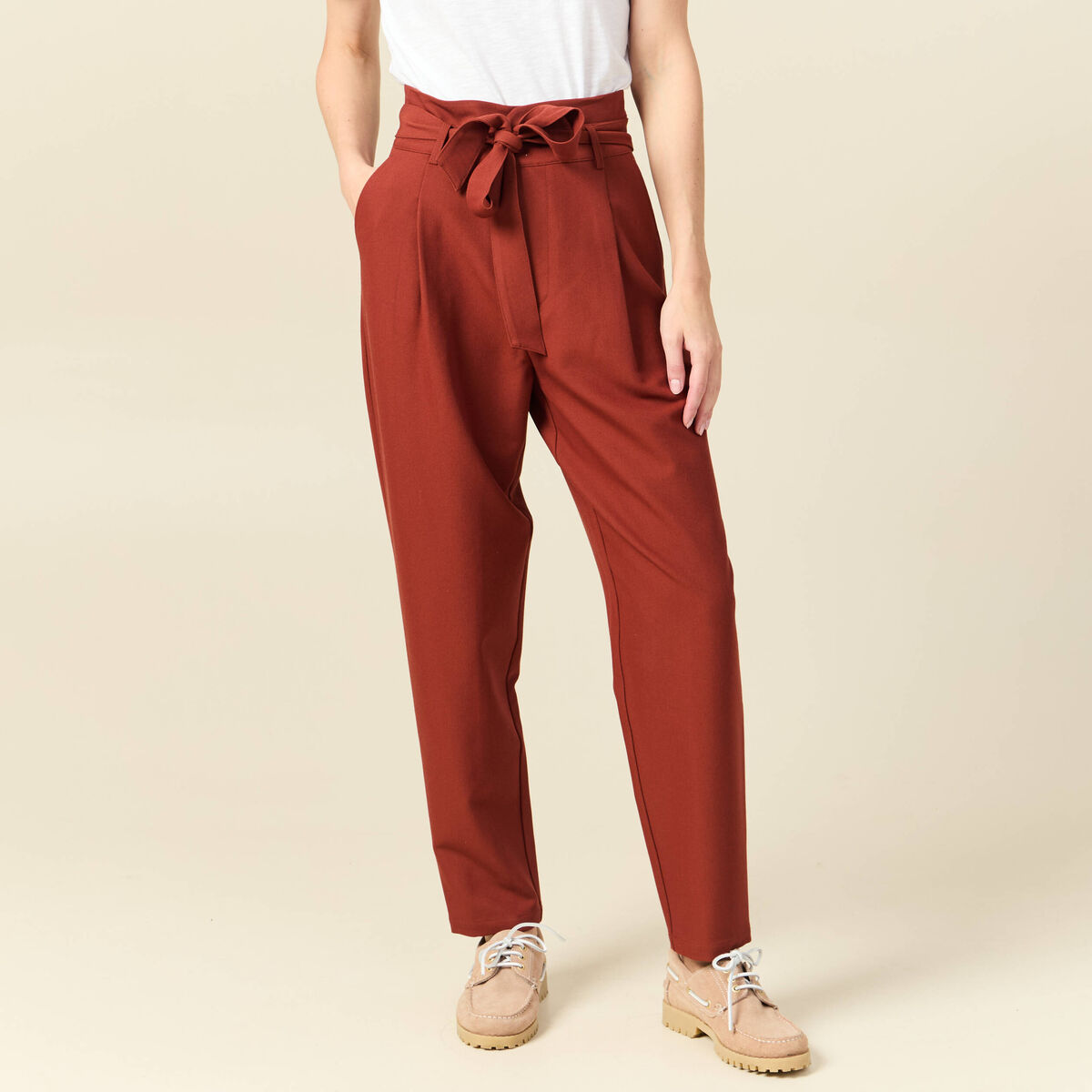 Pantalon carotte taille haute marron cognac femme