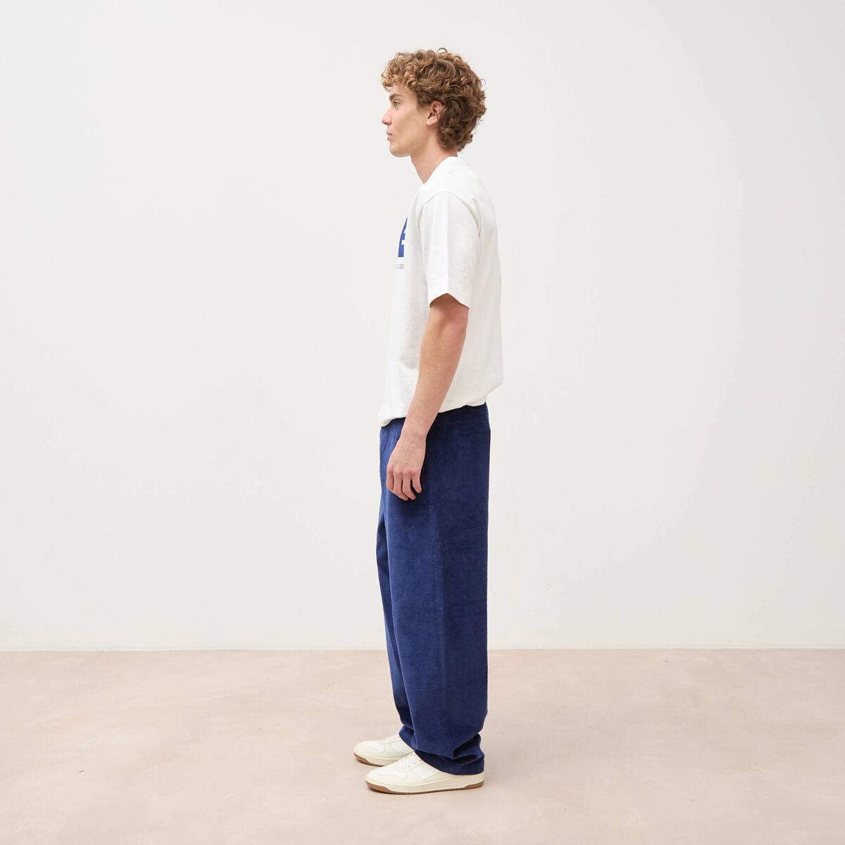 Pantalon large en velours longueur 32 bleu fonc&eacute; homme