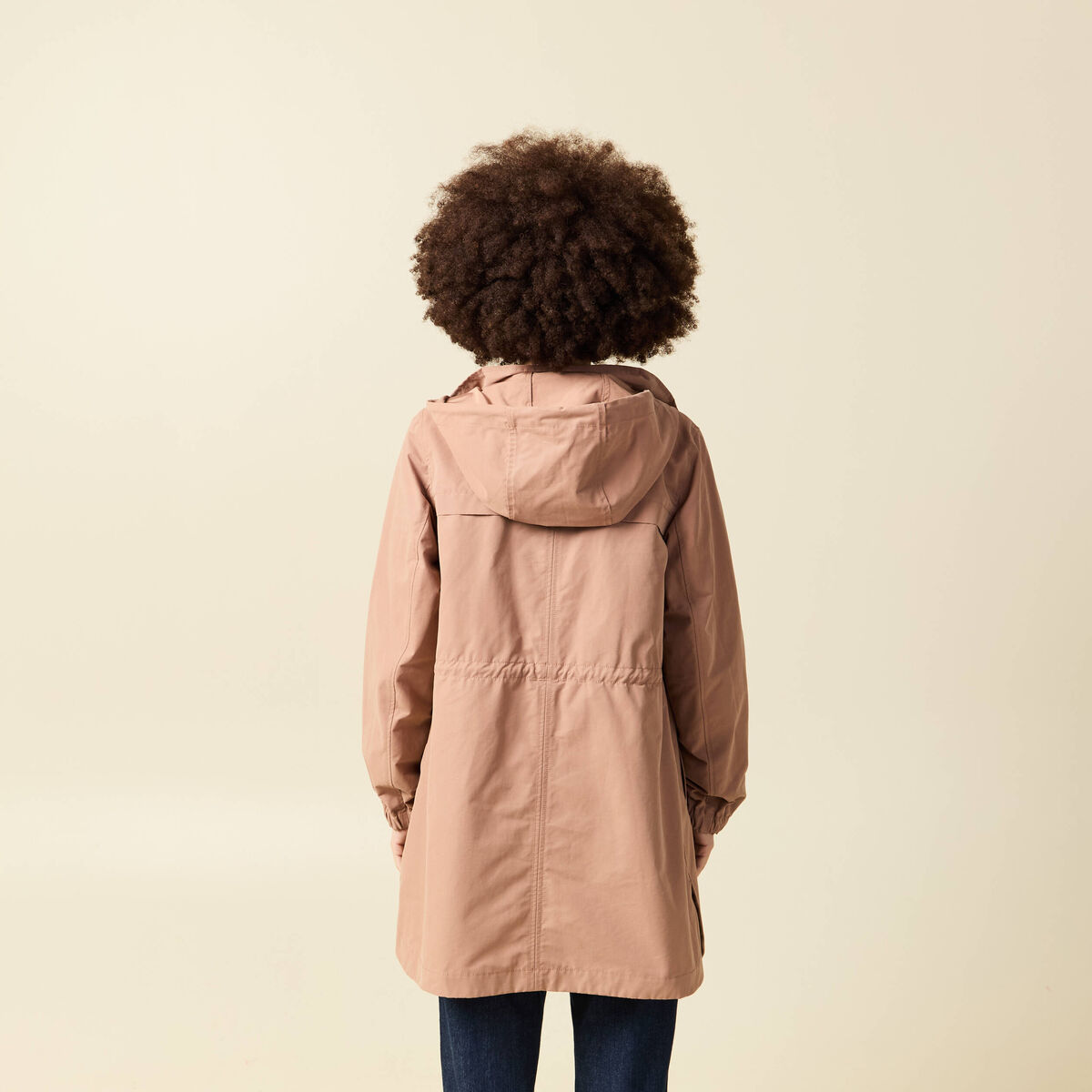 Parka longue droite d&eacute;perlante &agrave; capuche marron clair femme