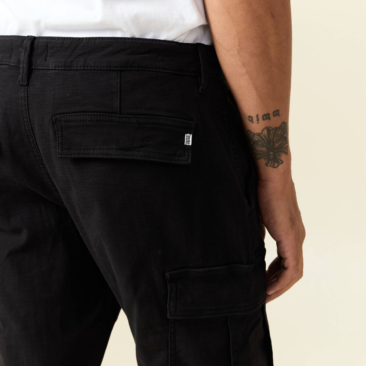 Pantalon cargo noir homme