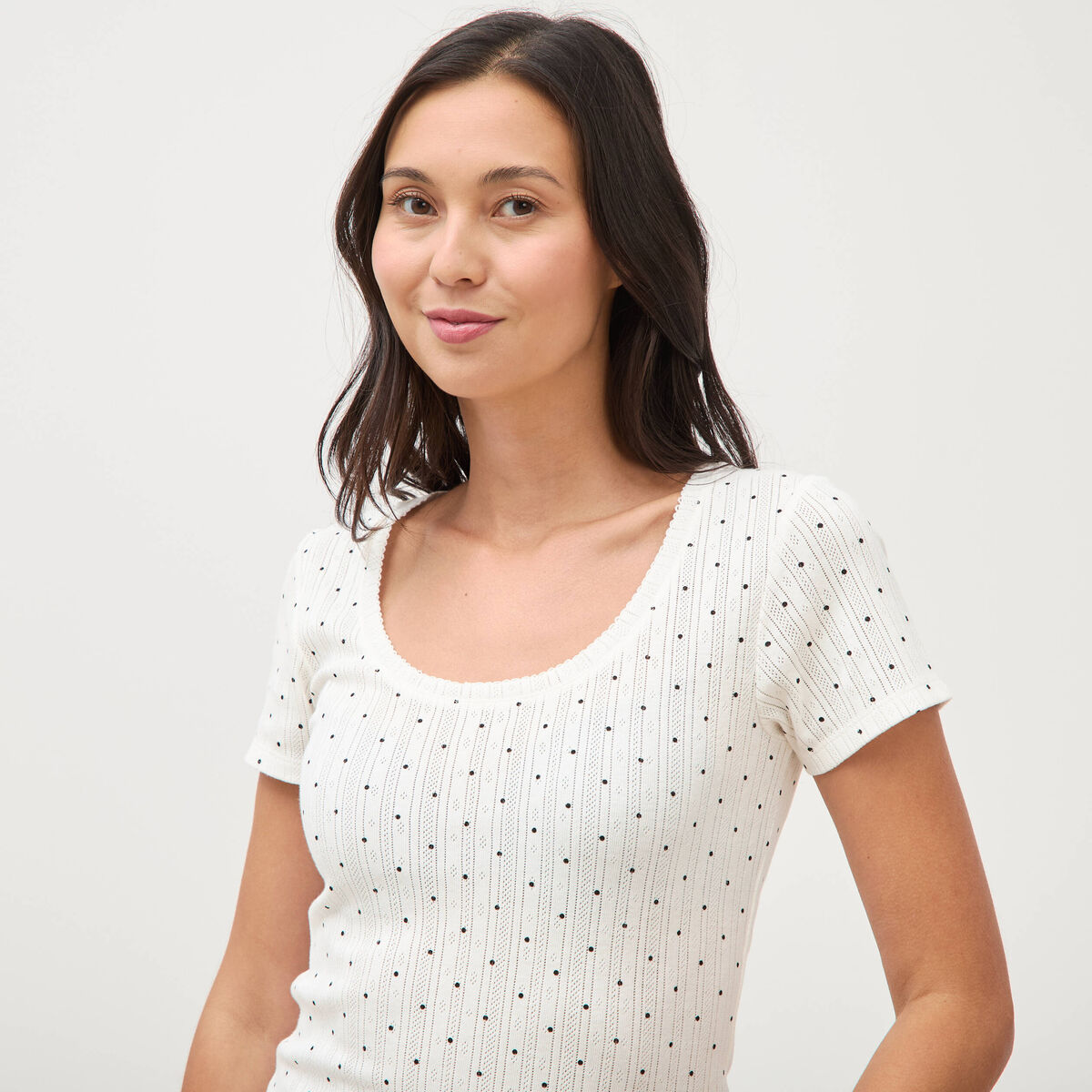 T-shirt ajust&eacute; col rond manches courtes ecru femme