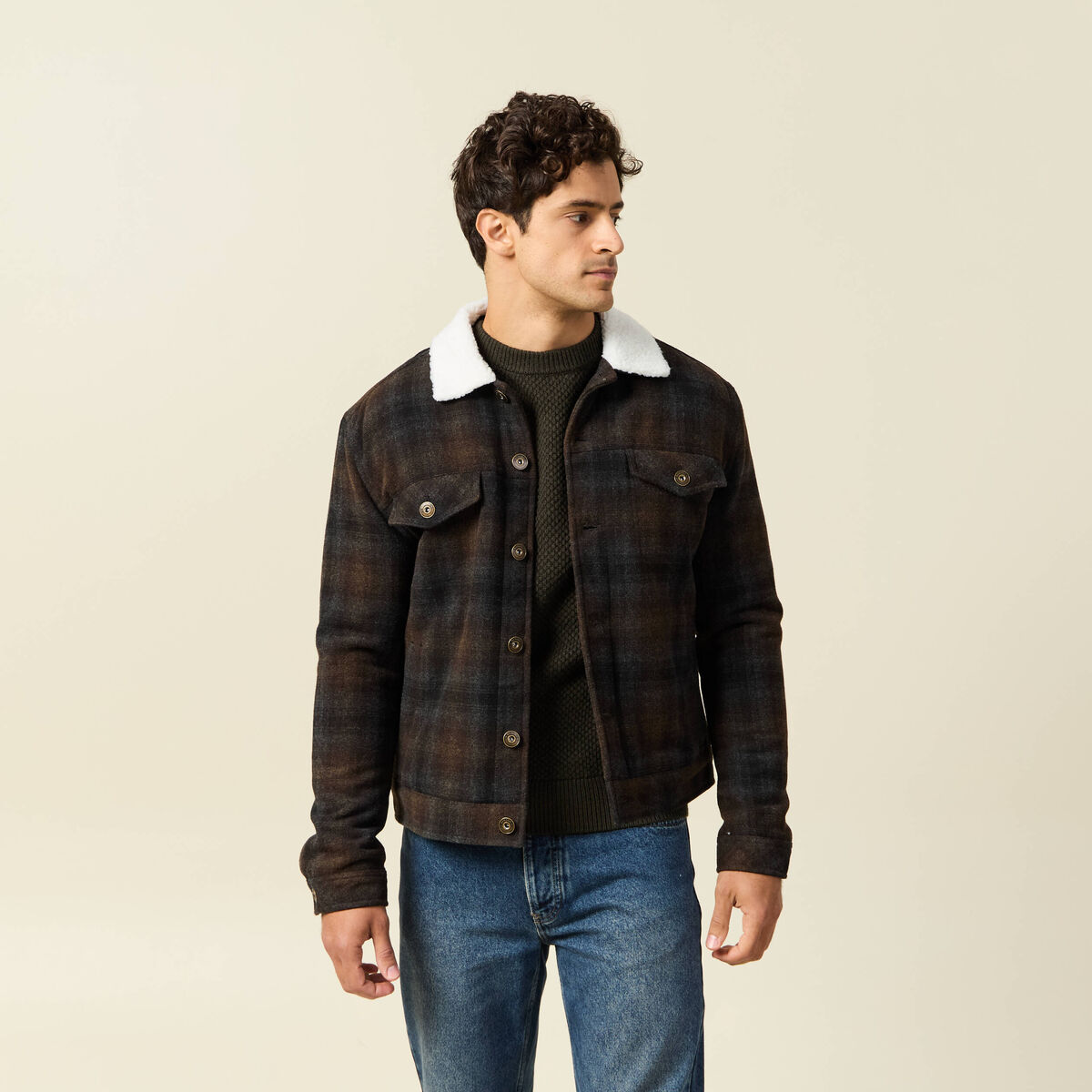 Veste droite courte col chemise marron fonc&eacute; homme