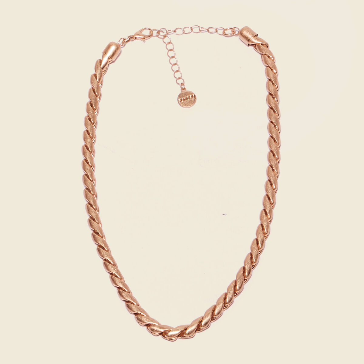 Collier chaîne couleur or femme