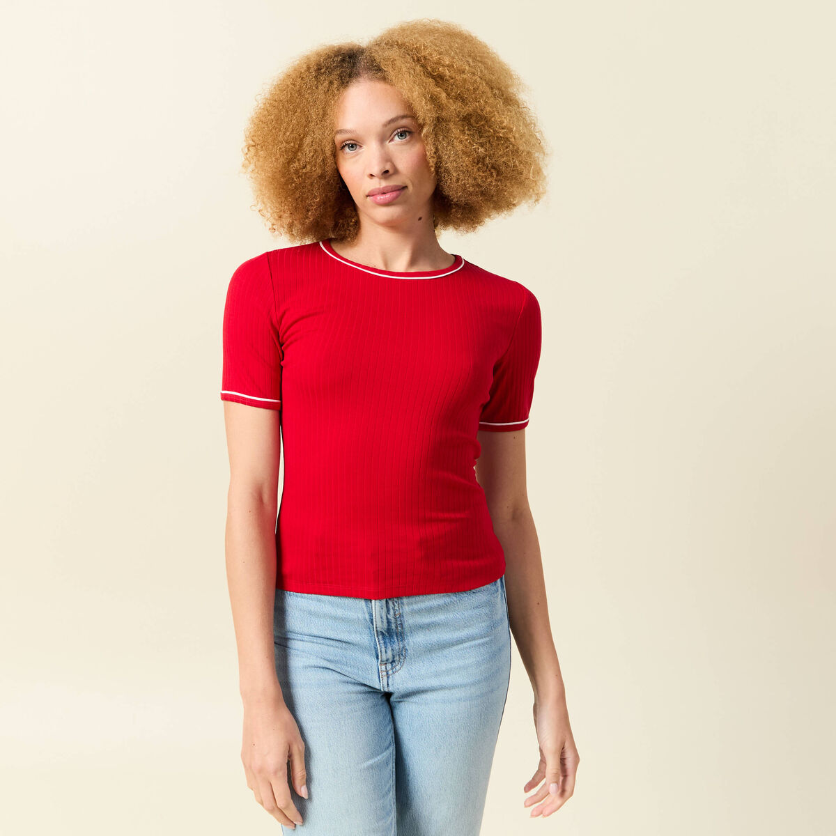 T-shirt ajust&eacute; court manches courtes rouge femme