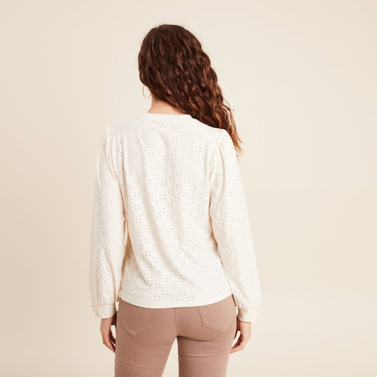 Top dentelle col rond manches longues ecru femme