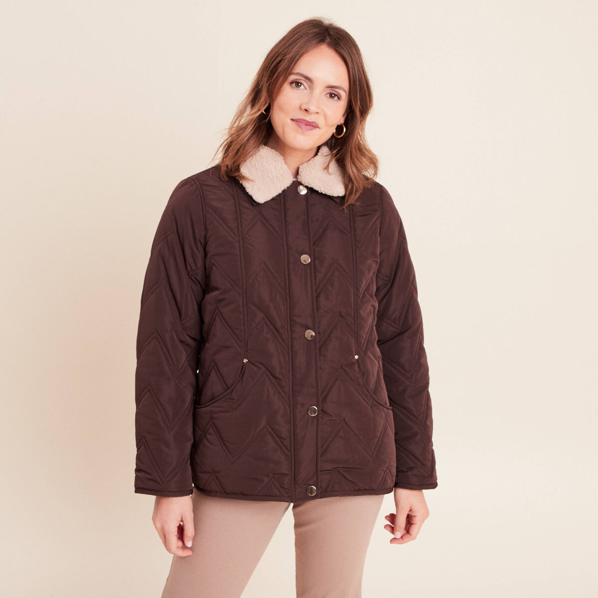 Doudoune courte doubl&eacute;e col amovible marron fonc&eacute; femme