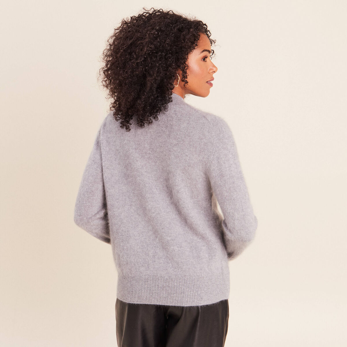 Pull cachemire col montant gris clair femme