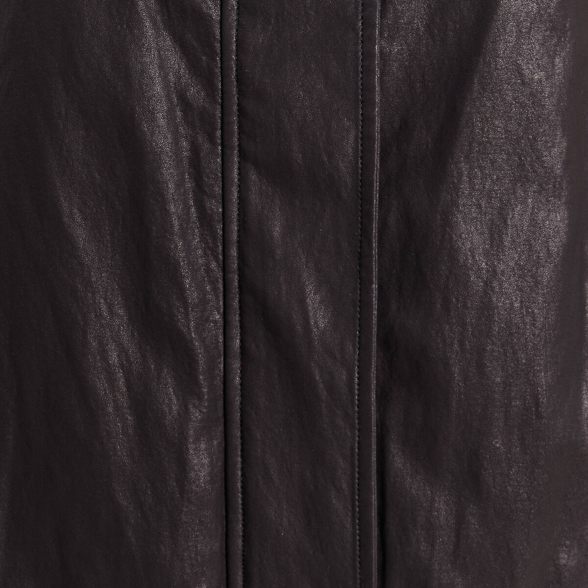 Blouson capuche bas resserr&eacute; similicuir noir femme