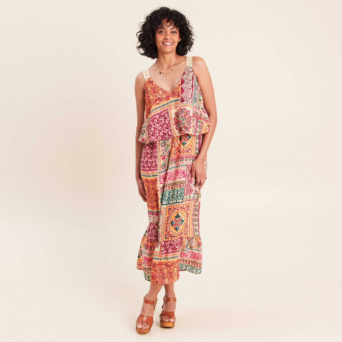 Robe fluide &eacute;vas&eacute;e &agrave; fines bretelles rose femme