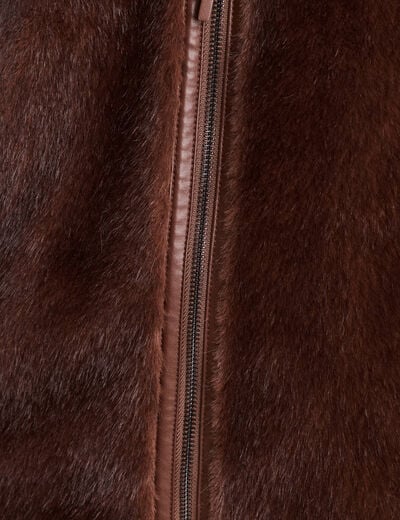Manteau en fausse fourrure &agrave; capuche marron fonc&eacute; femme