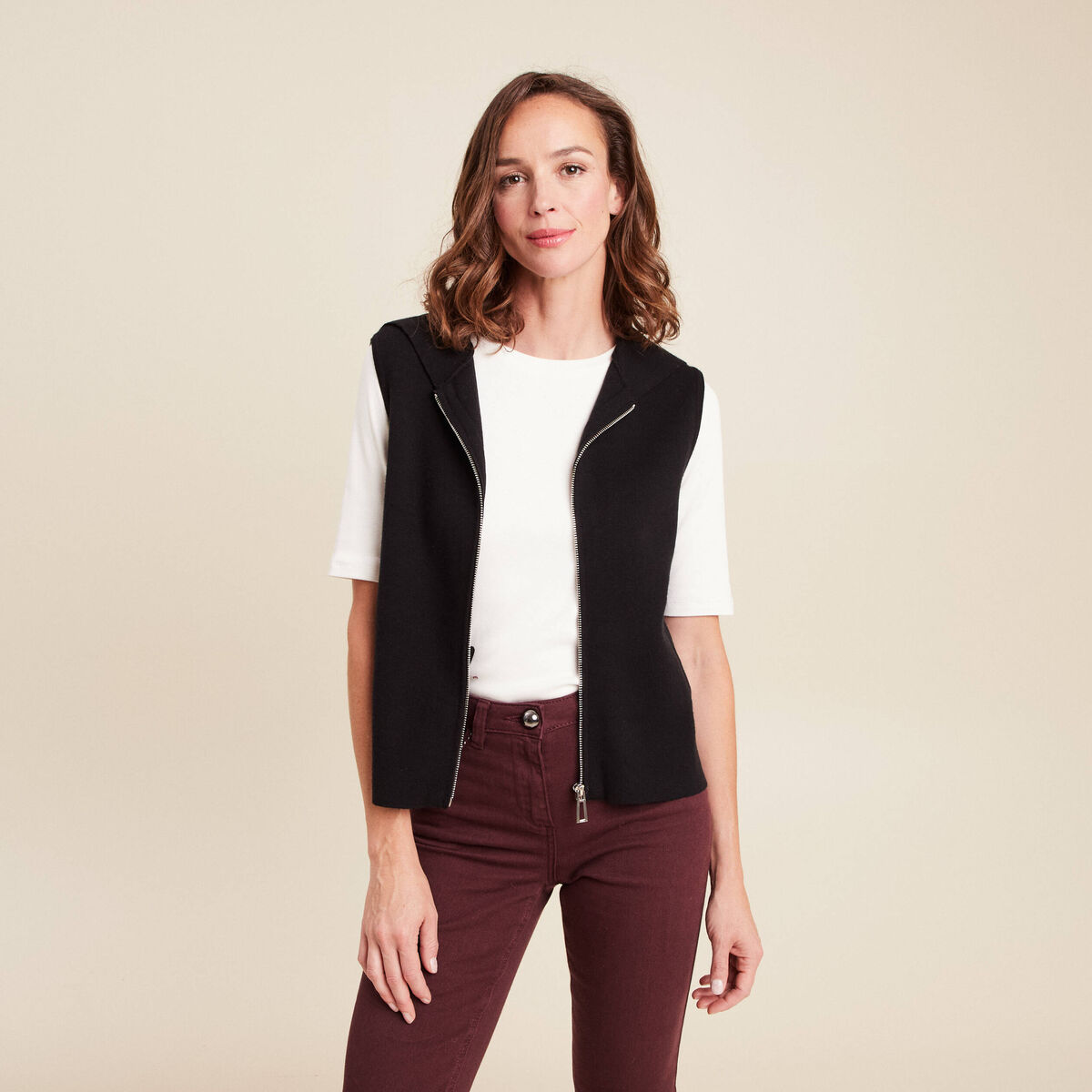 Gilet droit mi-long &agrave; capuche noir femme