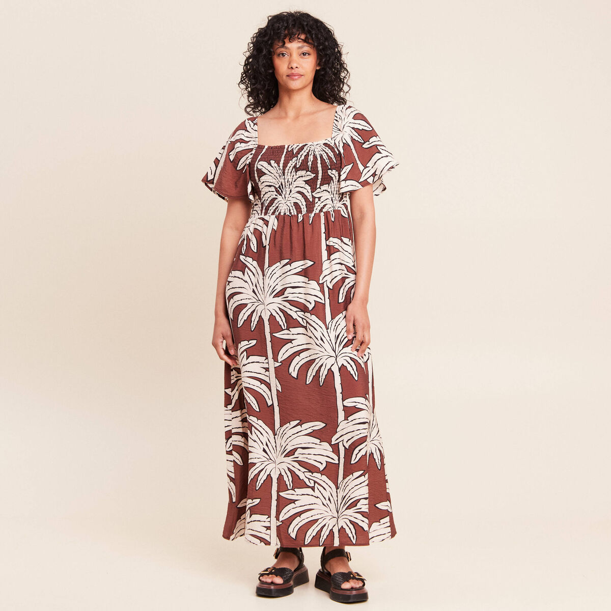 Robe longue &eacute;vas&eacute;e col carr&eacute; marron femme