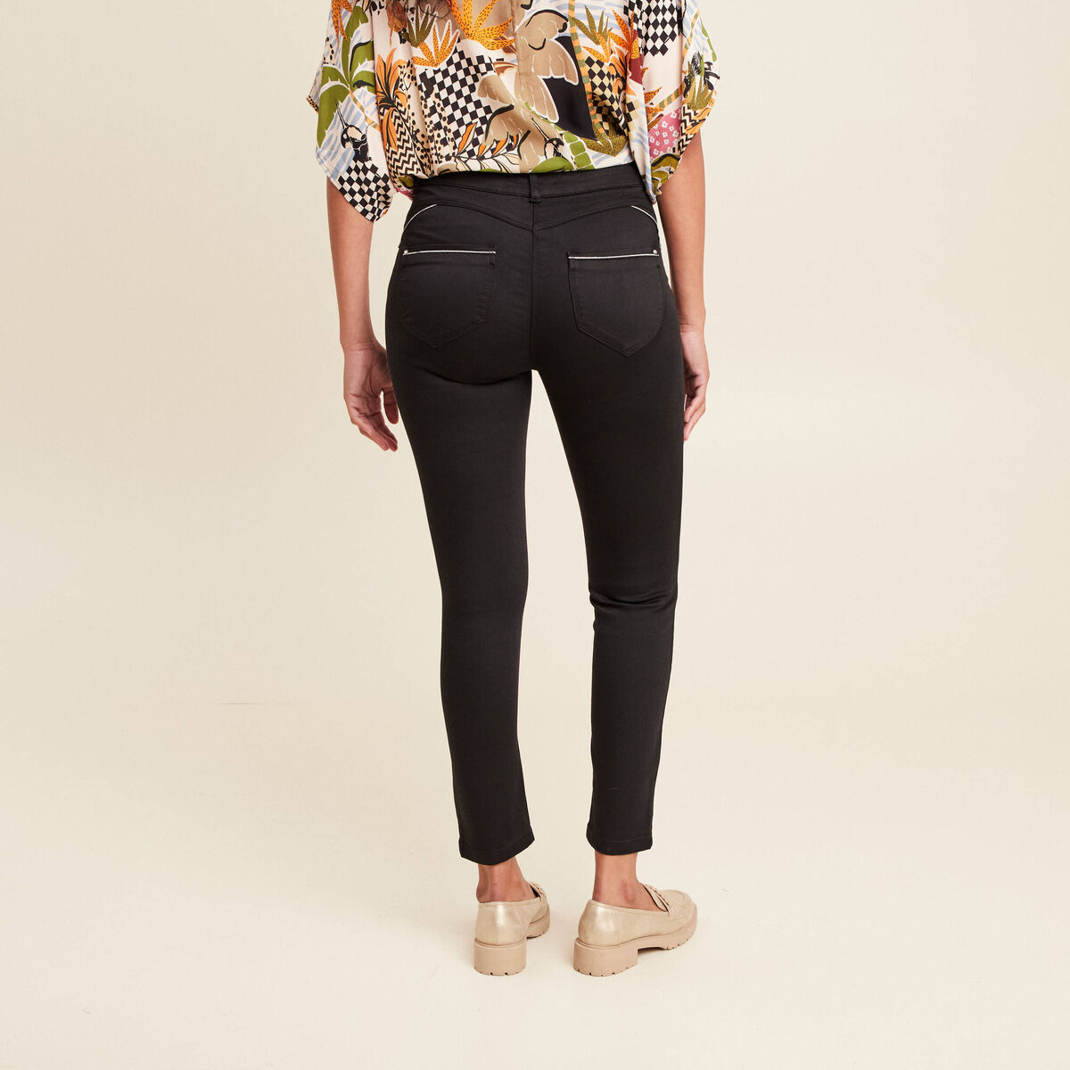 Pantalon coupe ajust&eacute;e taille haute noir femme