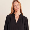 Robe courte &eacute;vas&eacute;e col v manches longues noir femme