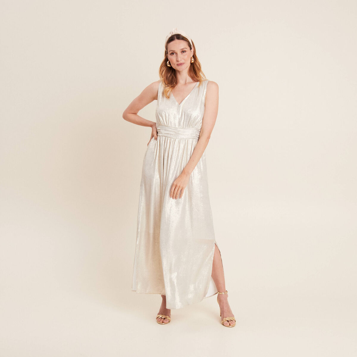 Robe longue &eacute;vas&eacute;e m&eacute;tallis&eacute;e couleur or femme