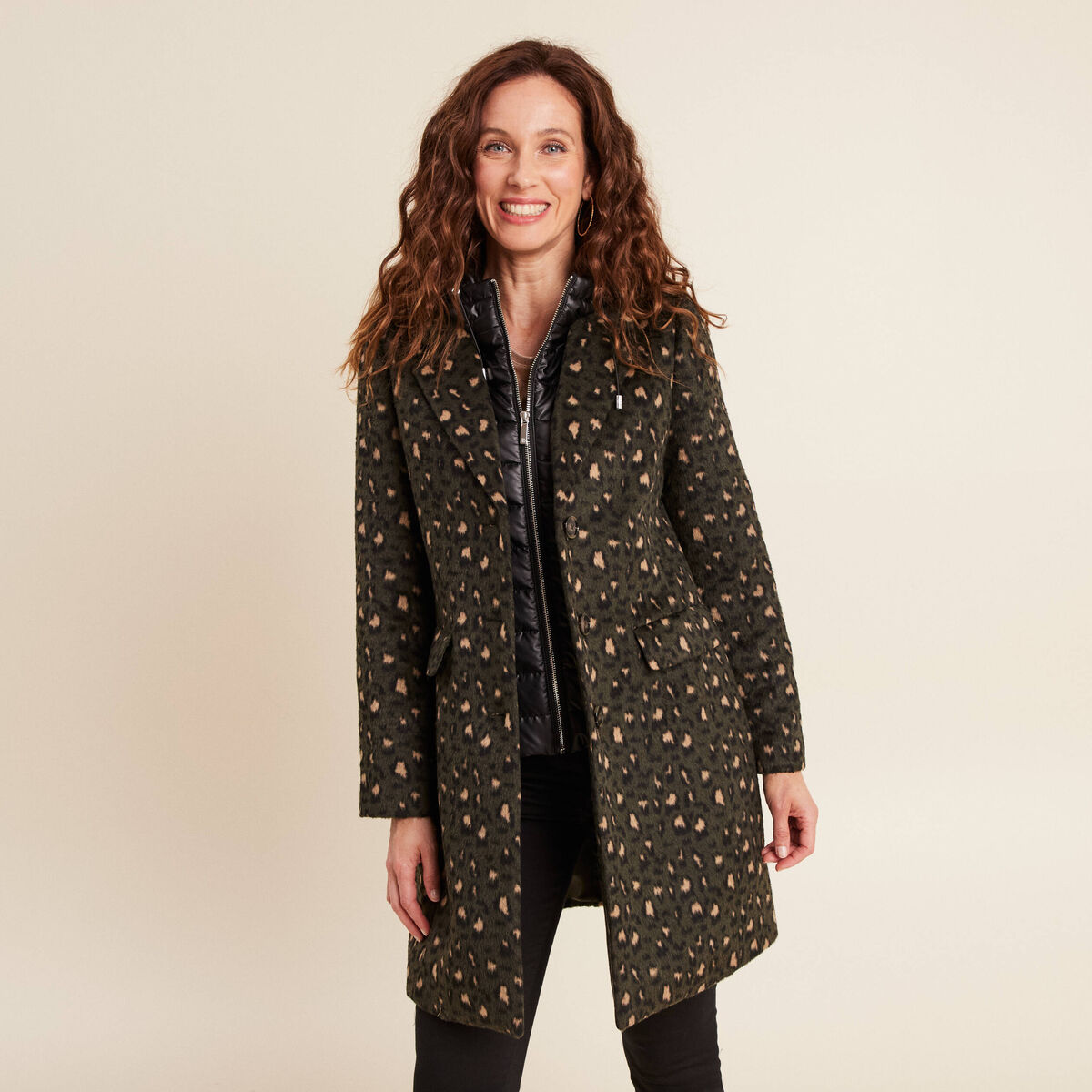 Manteau 2 en 1 ajust&eacute; &agrave; capuche amovible vert kaki femme