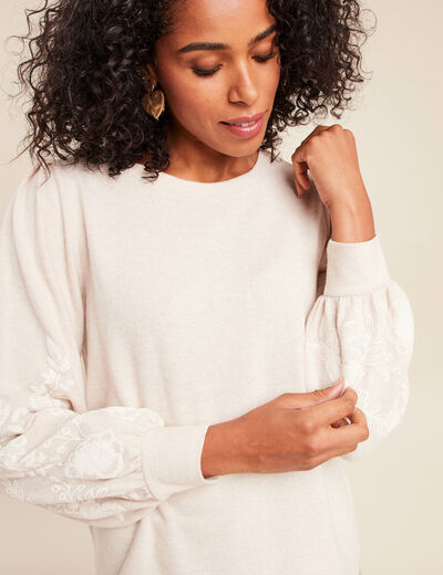 Sweat duveteux col rond manches longues creme femme