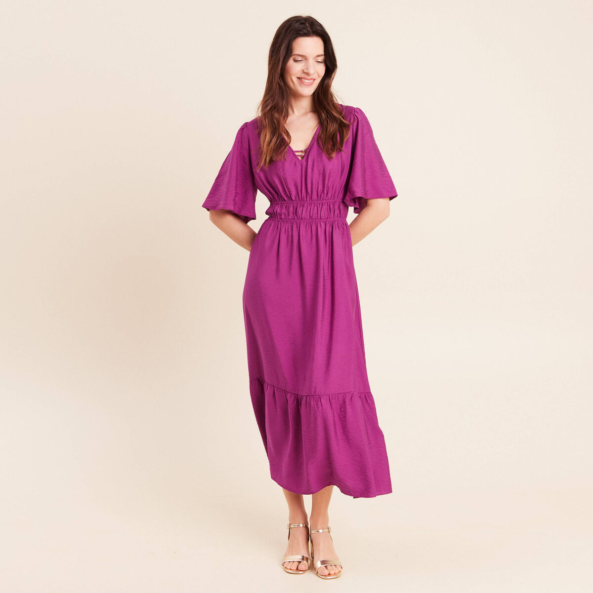 Robe &eacute;vas&eacute;e col v longueur genou violet clair femme