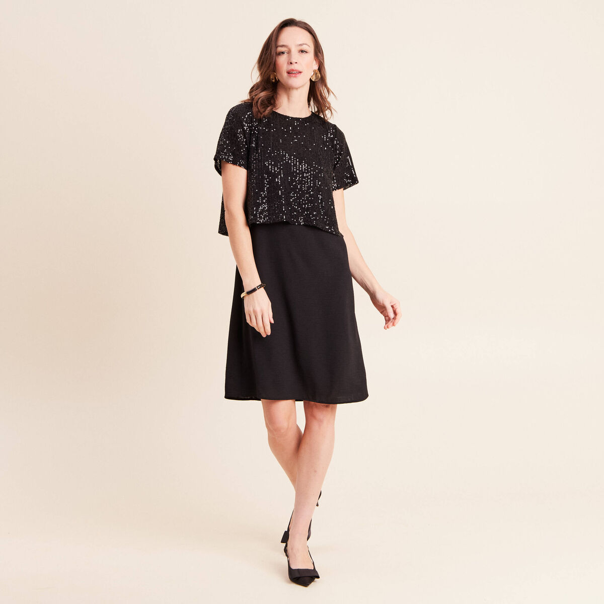 Robe courte &eacute;vas&eacute;e col rond 2 en 1 noir femme