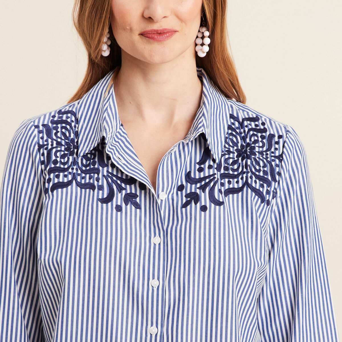 Chemise manches longues brod&eacute;e bleu femme