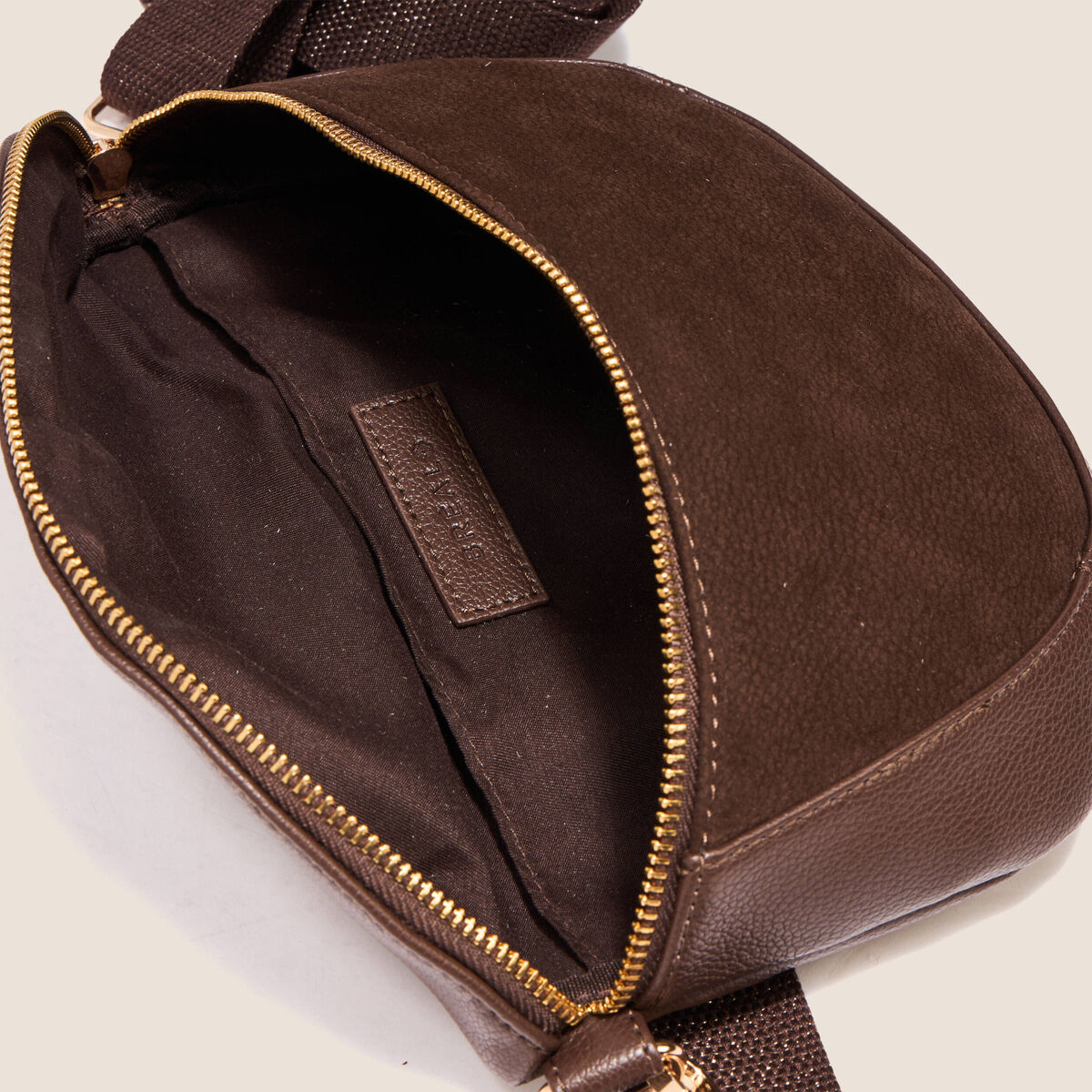 Sac banane bi-mati&egrave;re bandouli&egrave;re marron fonc&eacute; femme