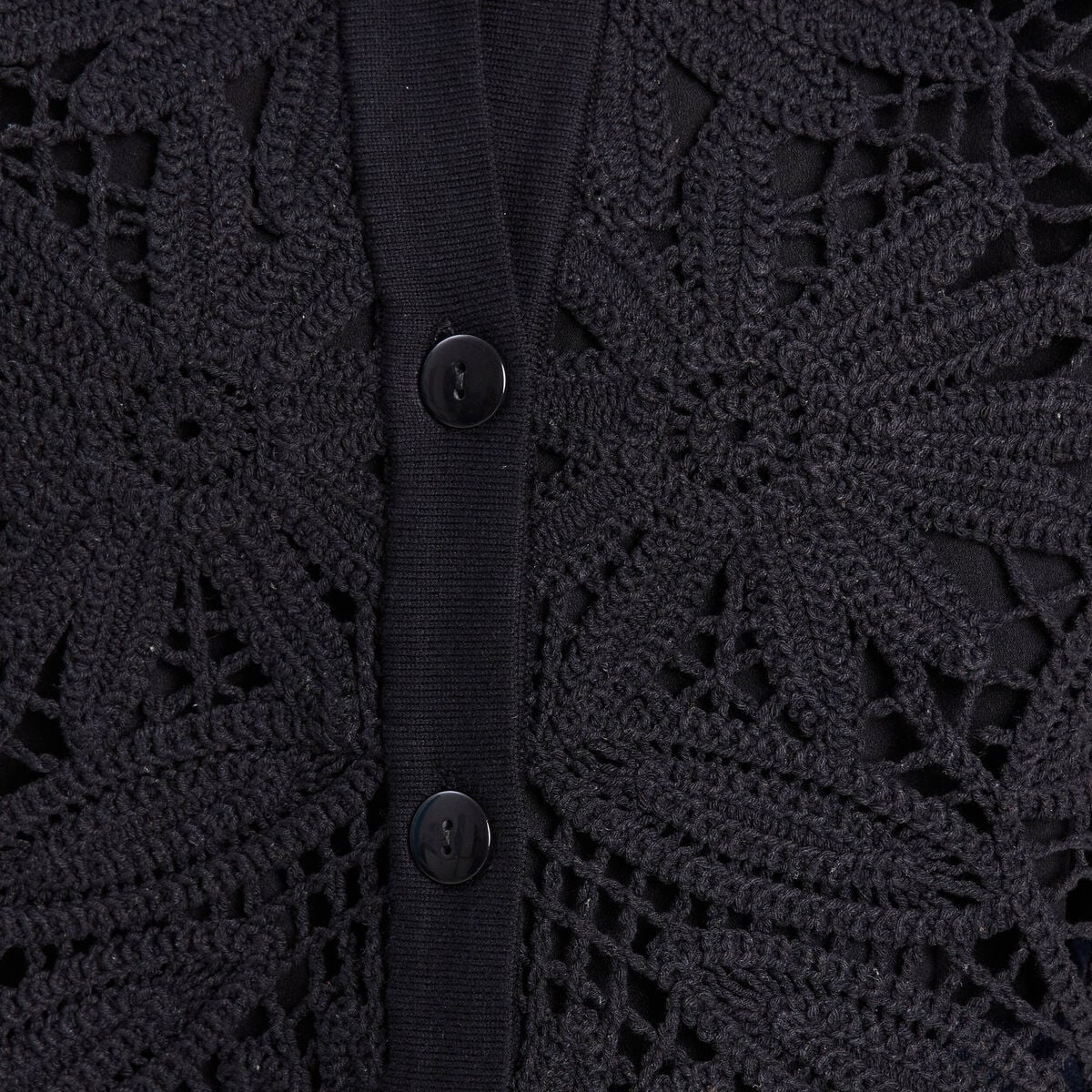 Gilet droit court col chemise dentelle noir femme