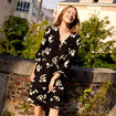 Robe courte &eacute;vas&eacute;e col v manches 3/4 noir femme