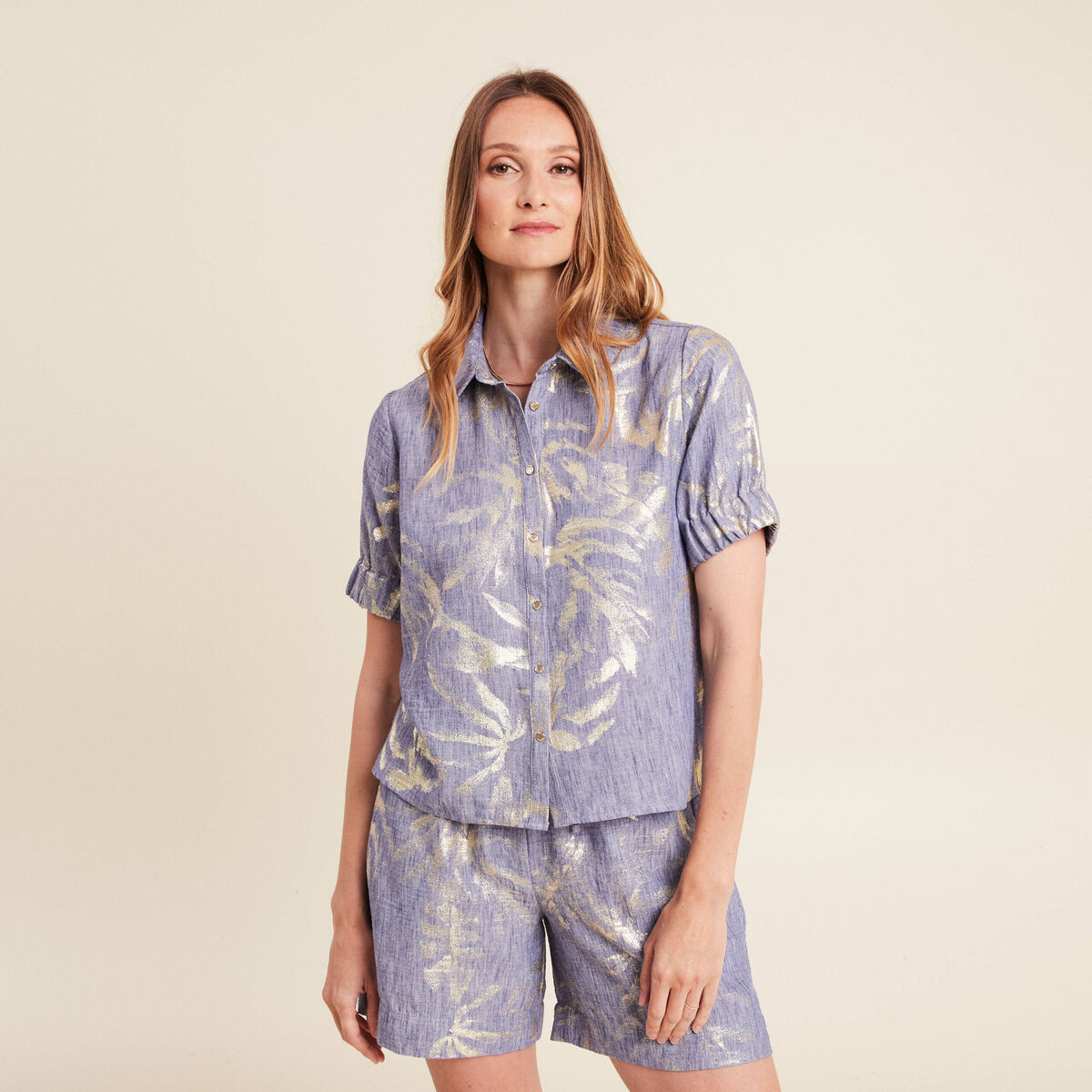 Chemise droite courte manches courtes bleu lavande femme