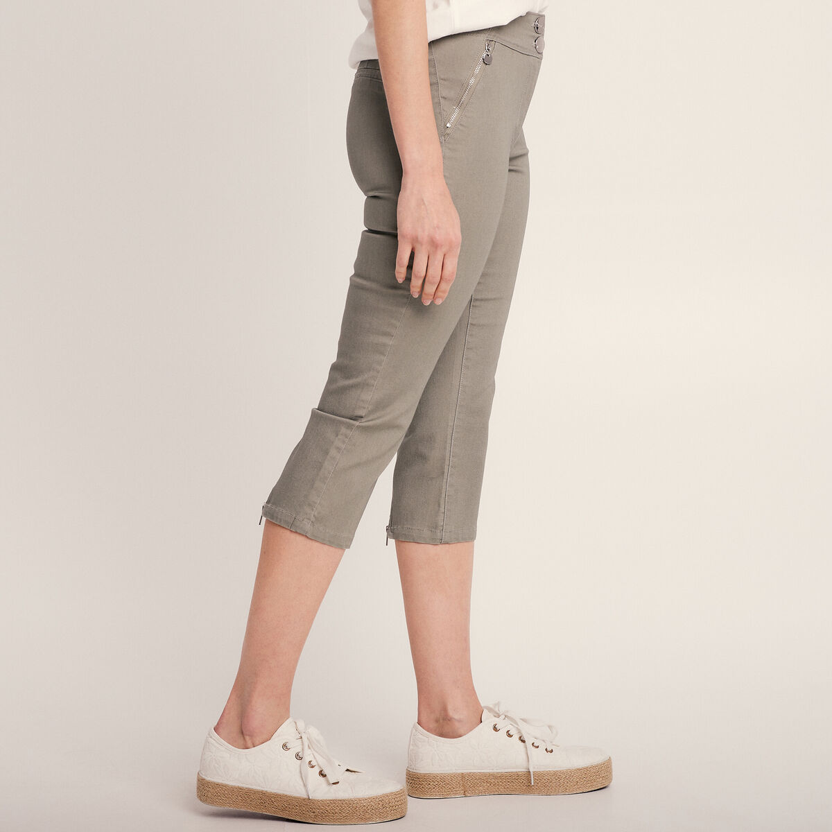 Pantacourt ajusté vert clair femme