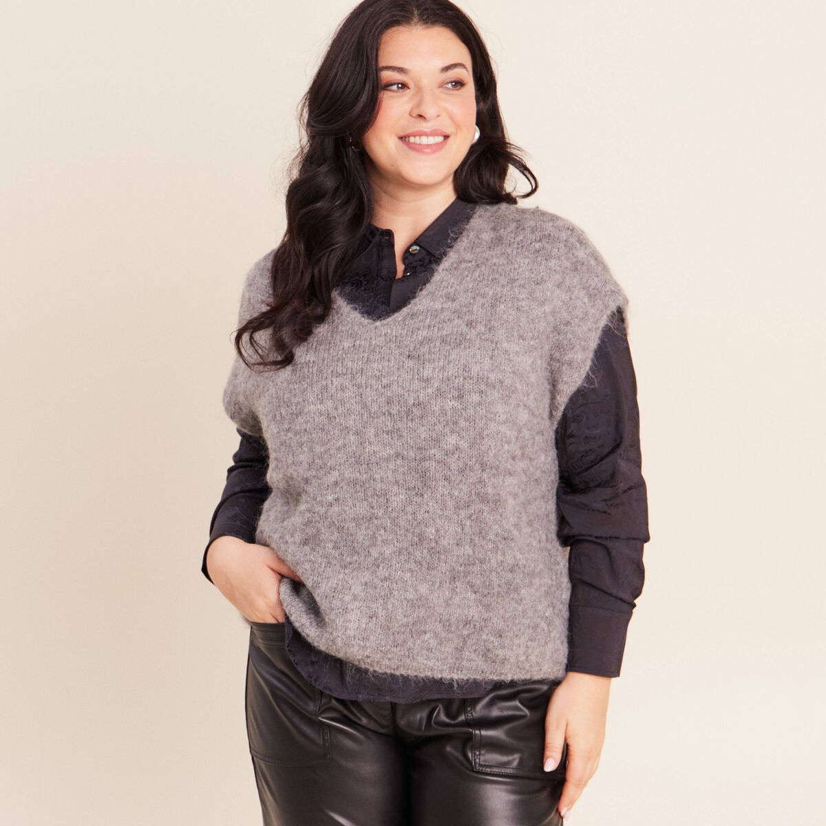 Pull sans manches gris fonc&eacute; femme