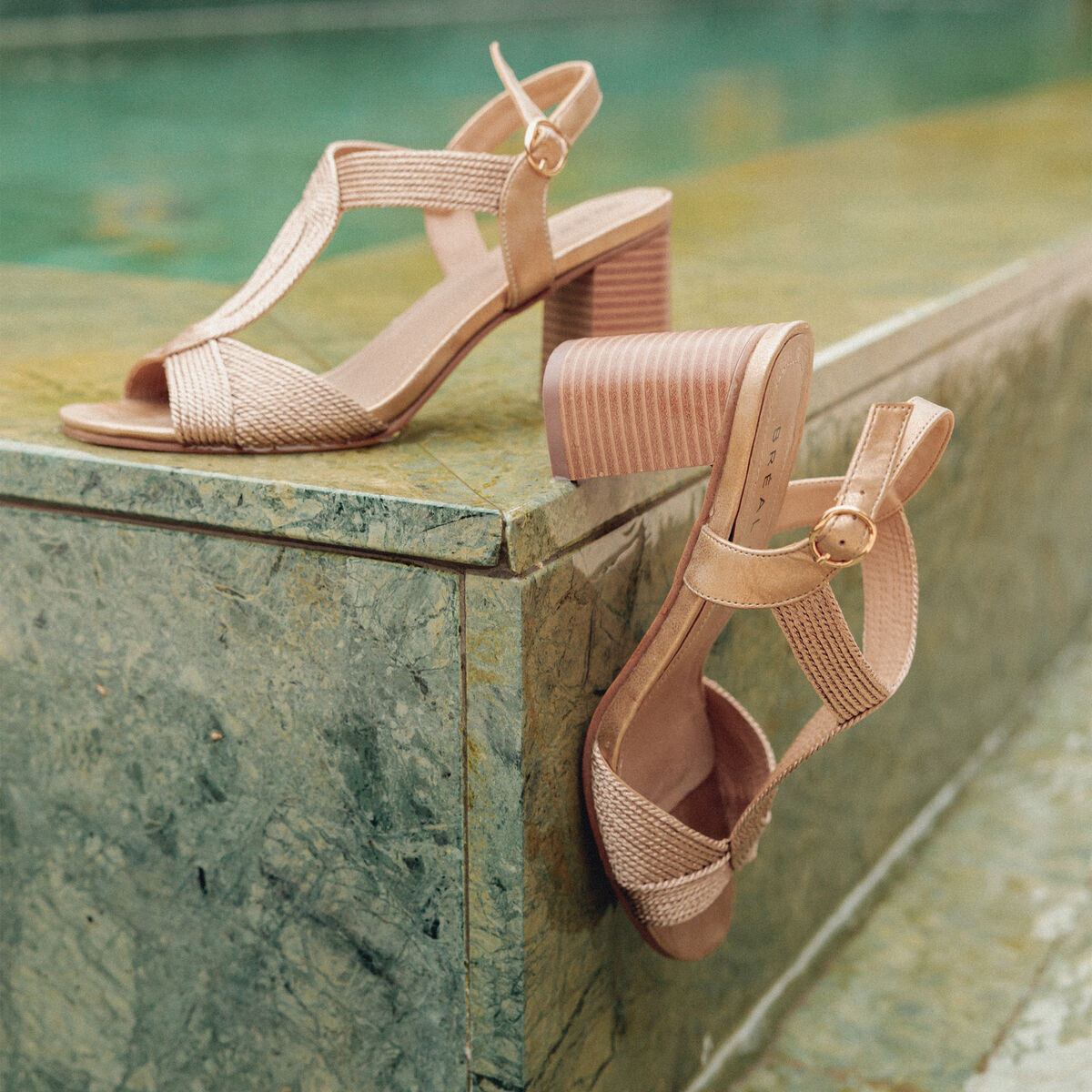 Sandales &agrave; talons bottiers rose clair femme