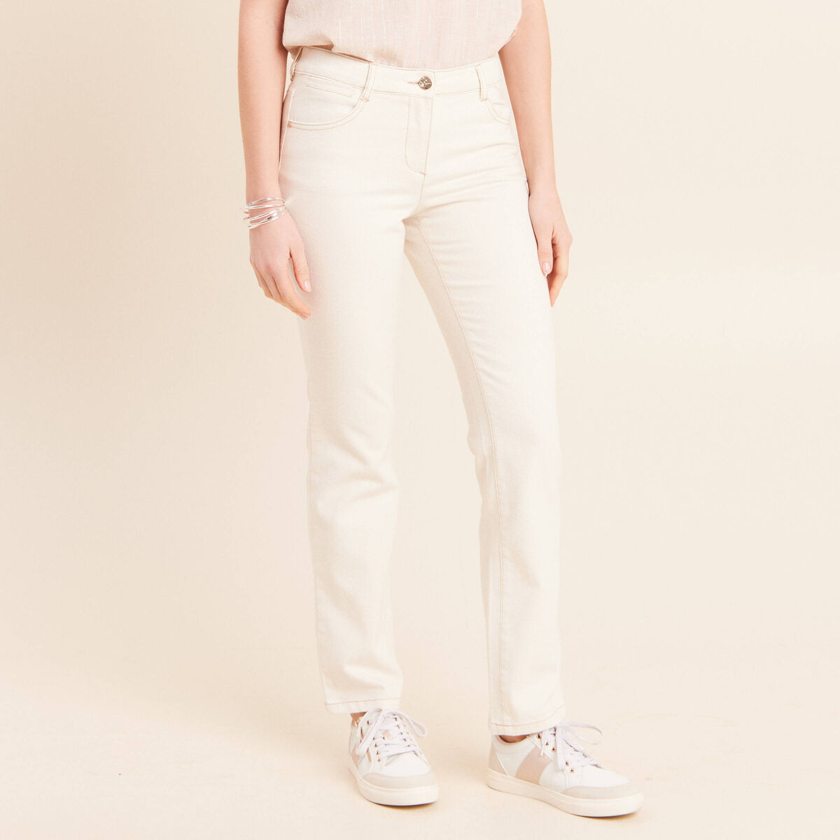 Jean coupe droite taille bascul&eacute;e ecru femme