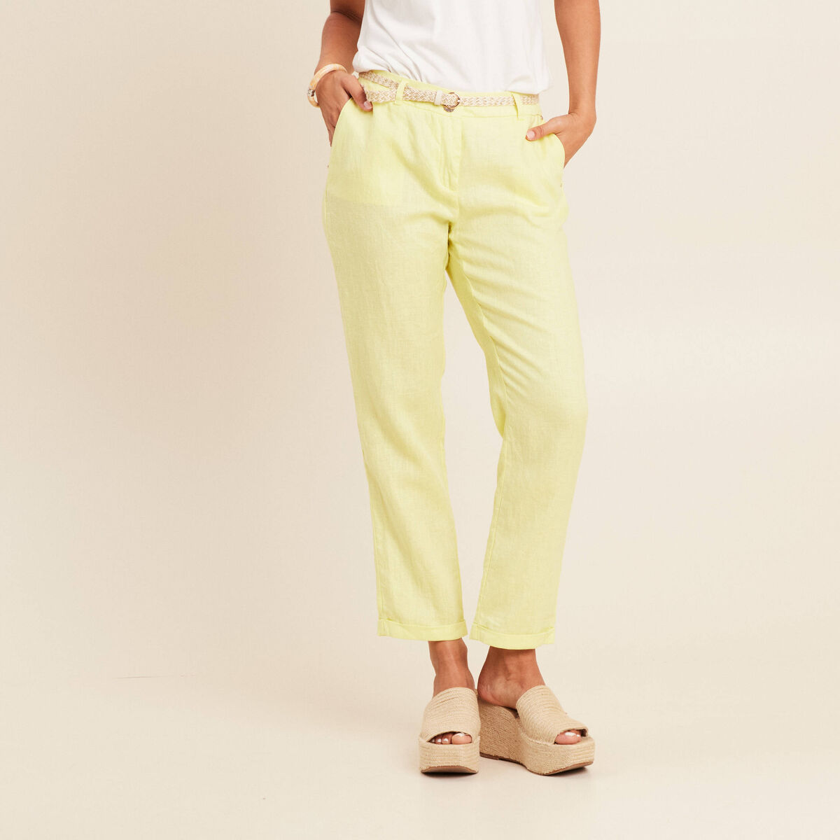 Pantalon coupe chino en lin ceintur&eacute; jaune clair femme