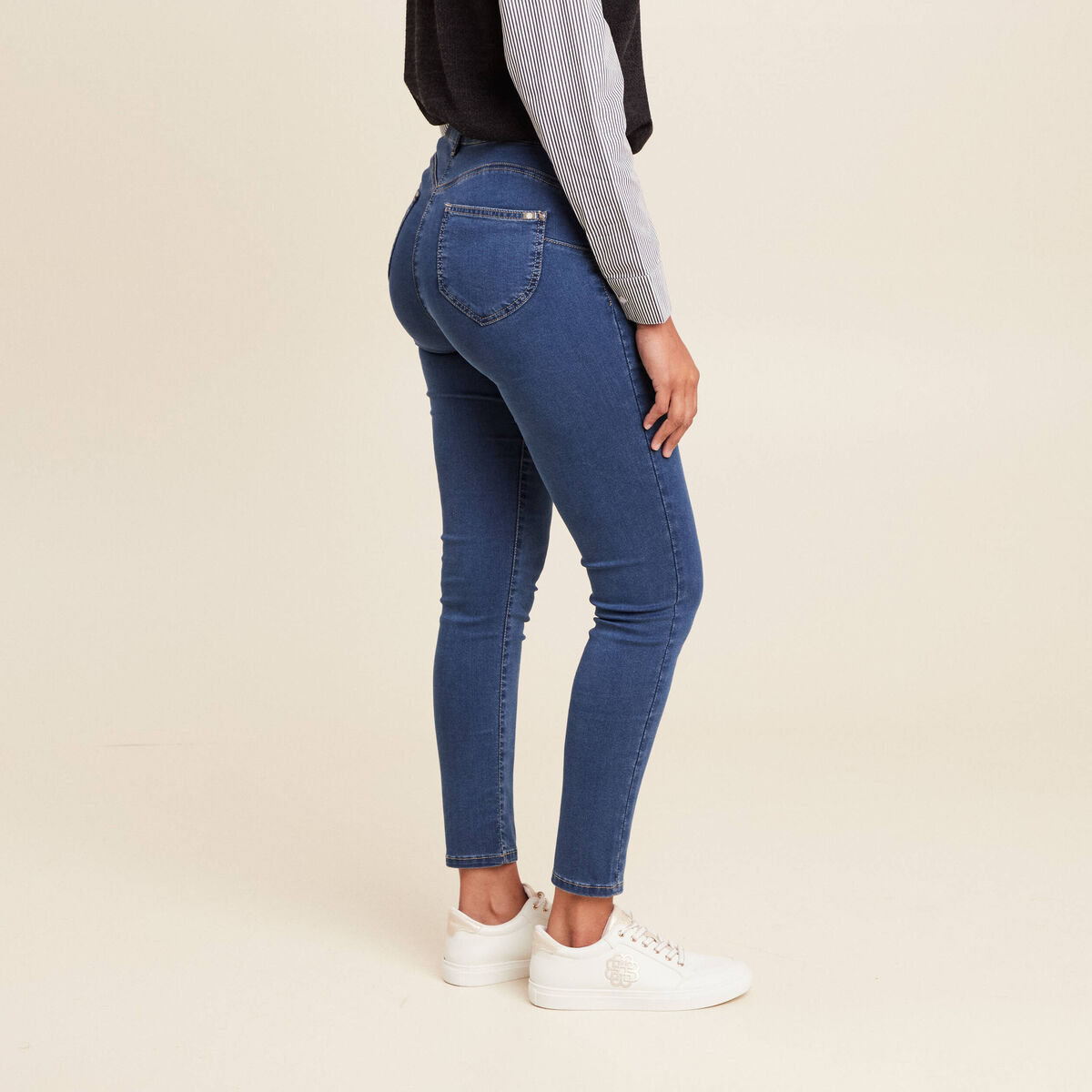 Jeans léger taille standard 7/8ème denim double stone femme
