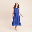 Robe longue &eacute;vas&eacute;e pliss&eacute;e sans manches bleu fonc&eacute; femme