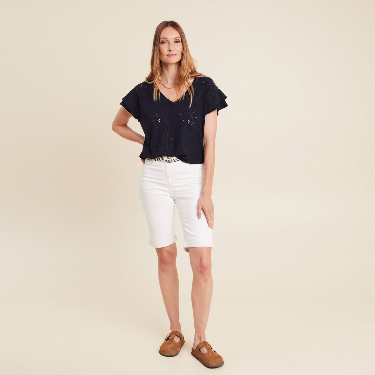 T-shirt droit col V manches courtes bleu fonc&eacute; femme