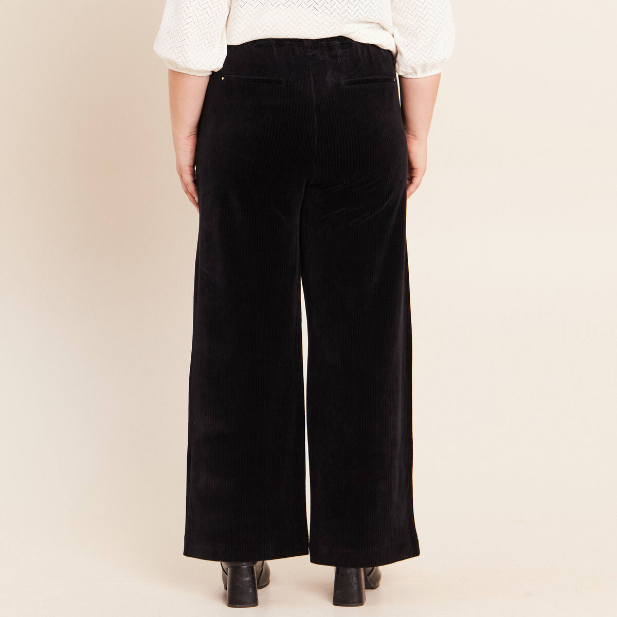 Pantalon en velours noir femme