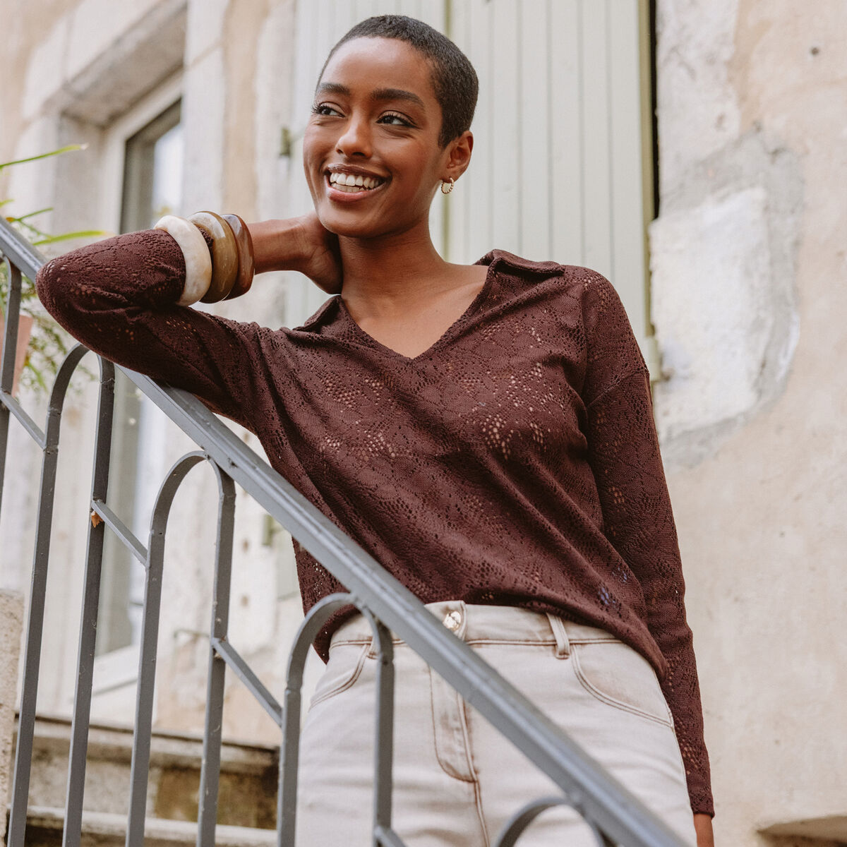 Polo manches 3/4 aspect dentelle marron fonc&eacute; femme