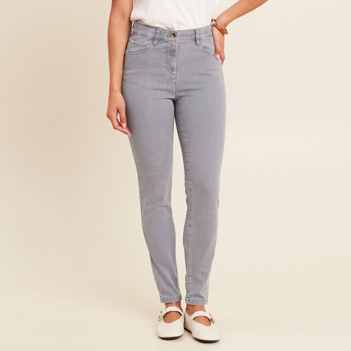 Jean magique L'Unique coupe ajust&eacute;e denim gris femme