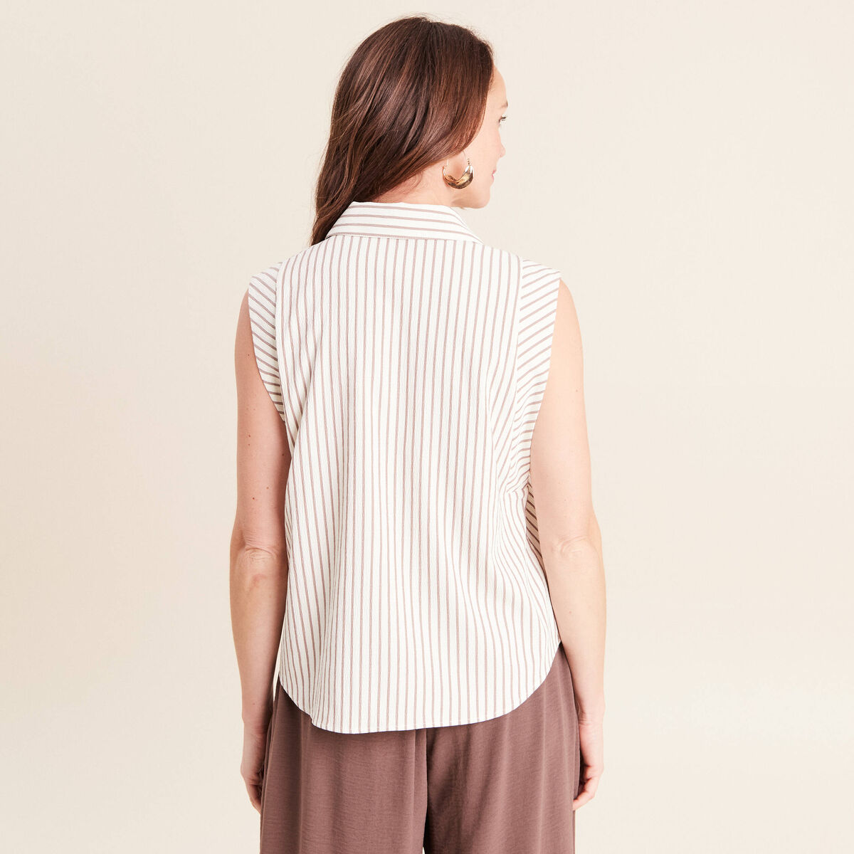 Chemise sans manches col chemise fluide taupe femme