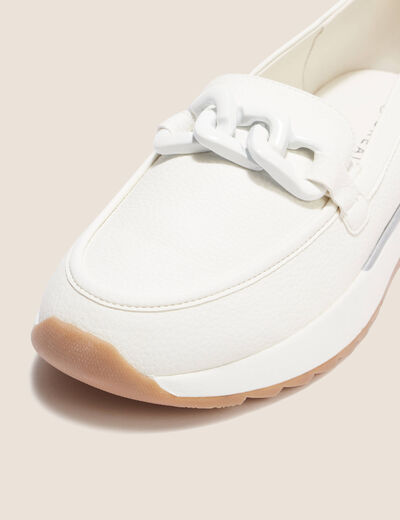 Mocassins détail chaîne blanc femme