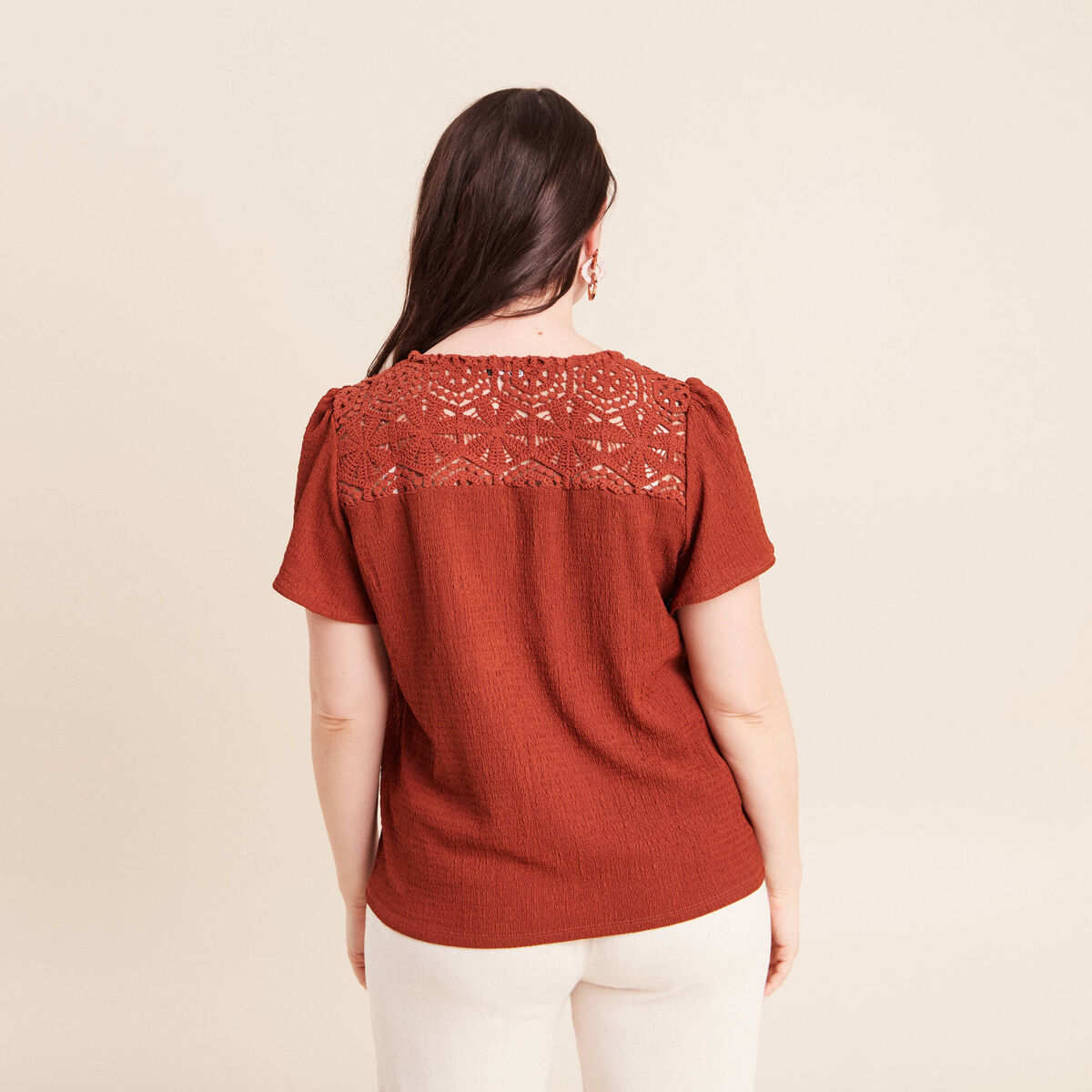 T-shirt manches courtes marron fonc&eacute; femme