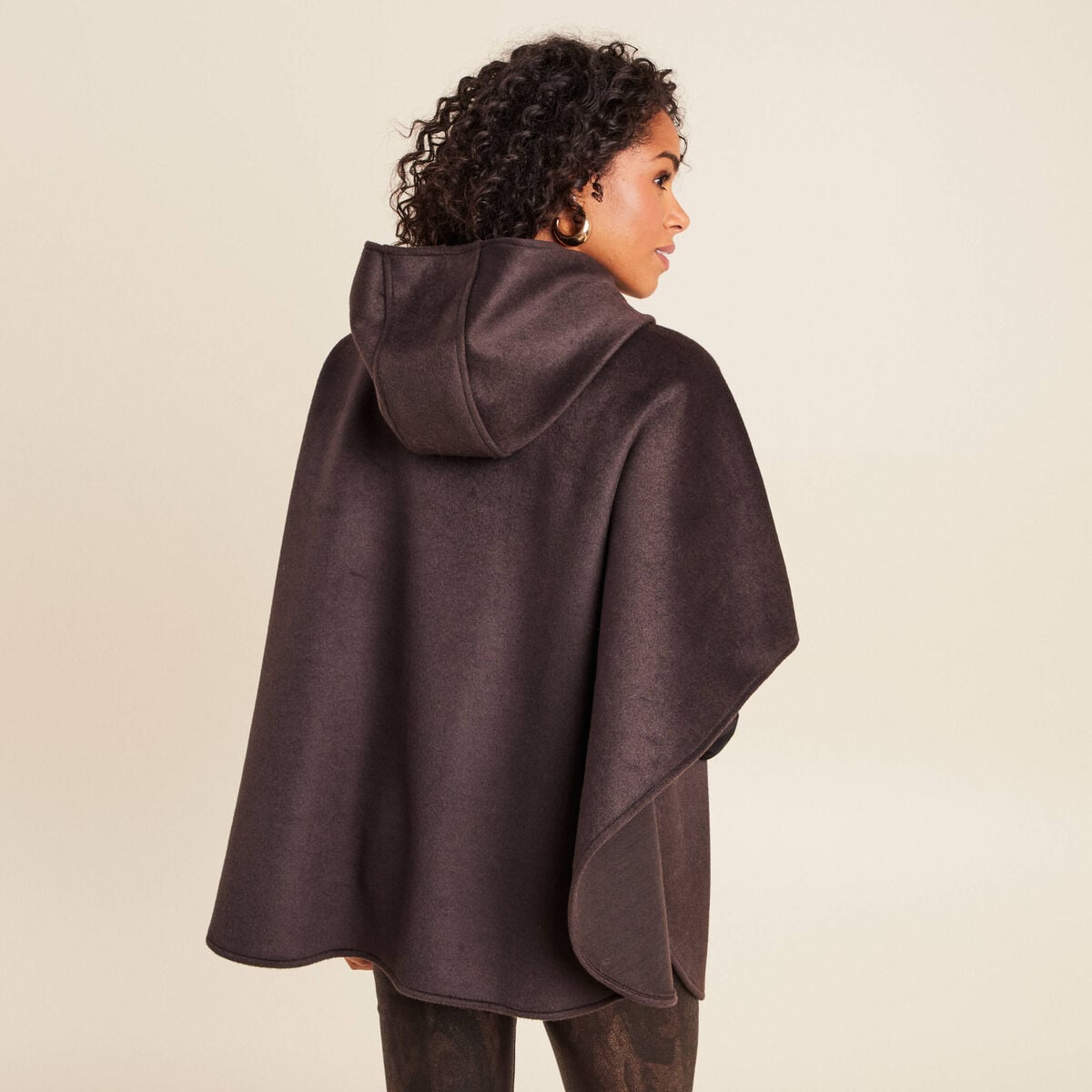 Poncho cape marron fonc&eacute; femme