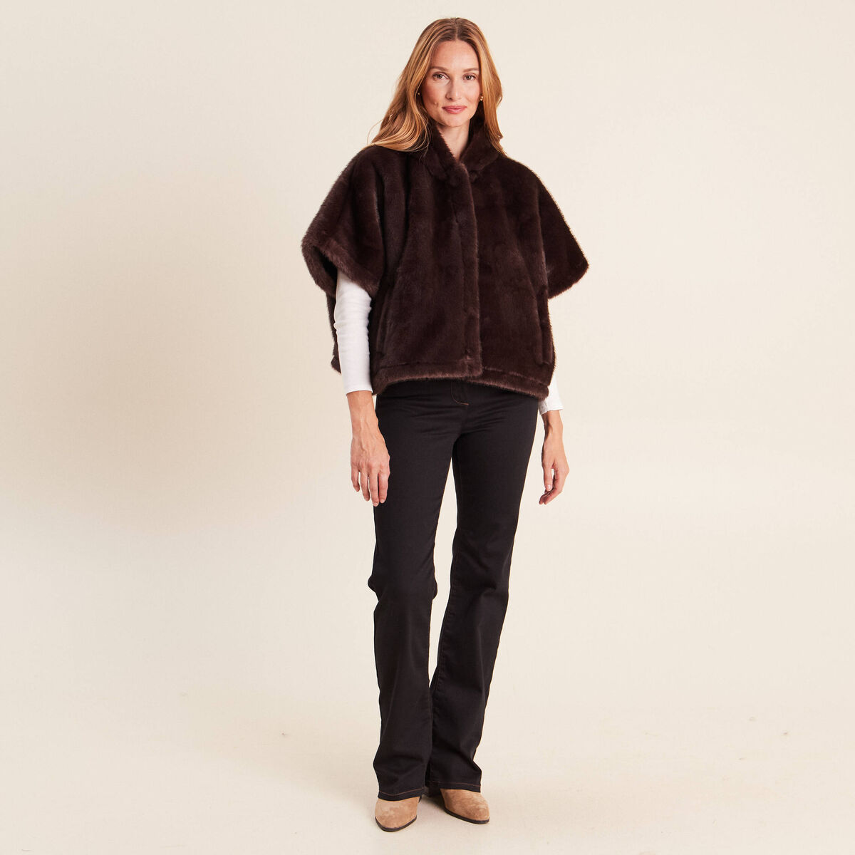 Poncho marron fonc&eacute; femme